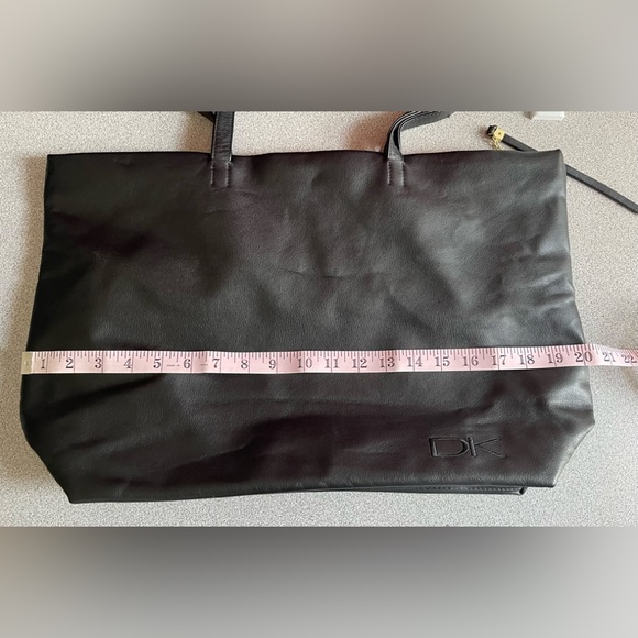 Donna Karan Cosmetics Black Zippered Tote Bag - Picture 12 of 14